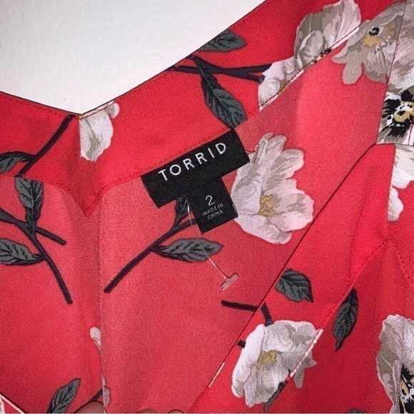 27. Torrid 2X 2 Sophie Red Floral Spaghetti Tank NWOT - Picture 6 of 6